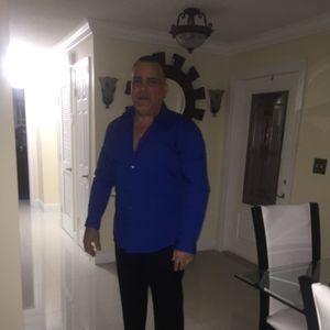 Meet your Posher, Arturo sambrine